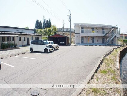 長野県飯田市鼎下山[1K/28.03m2]の駐車場3