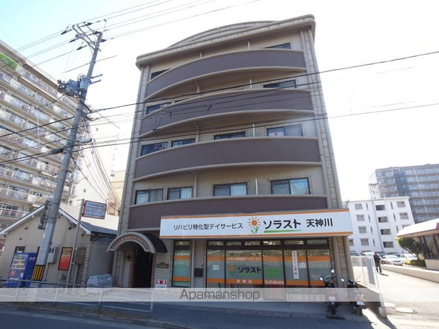 シャンパーニュ四条の外観写真