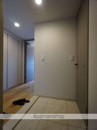 ローレルアイ名駅東[2LDK/48.58m2]の玄関