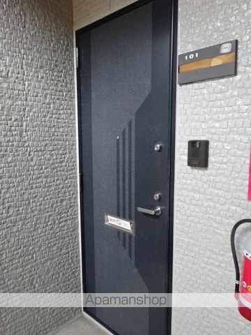 ソレアード上谷 A棟の玄関写真