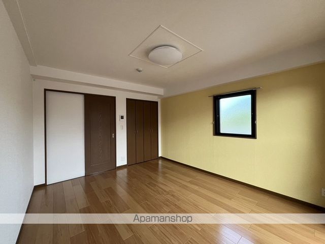 DEMAINの内装写真