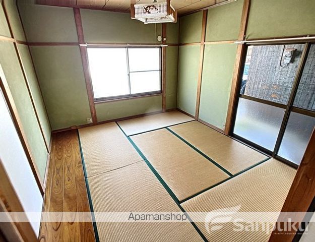 松山市 2階建 築38年の内装写真
