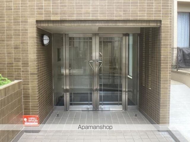 ビューハウス[1R/31.76m2]のエントランス