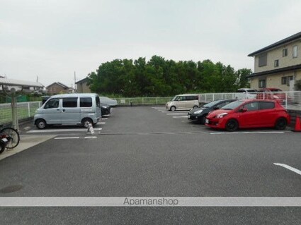 和歌山県和歌山市木ノ本[2DK/44.82m2]の駐車場4