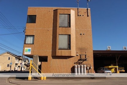 グレイシーエスト[2LDK/57.2m2]の外観2