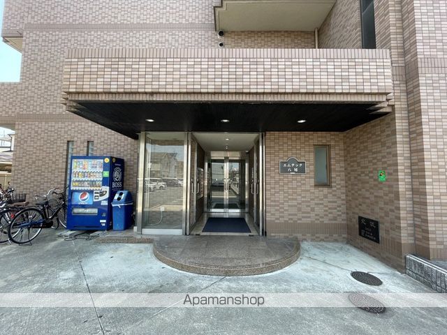 エムテック八尾の玄関写真