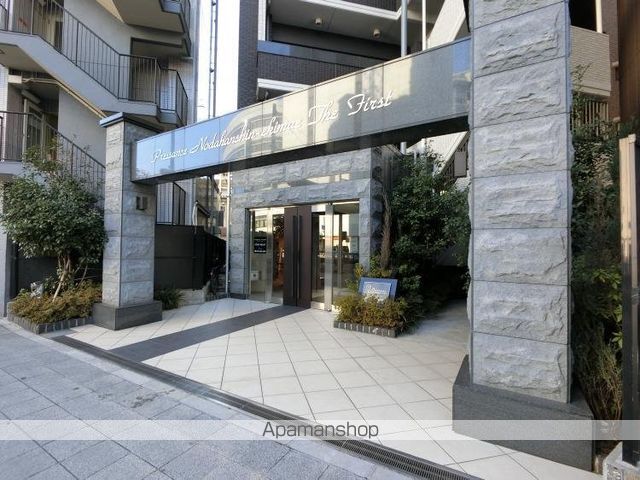 プレサンス野田阪神駅前ザ・ファーストの玄関写真
