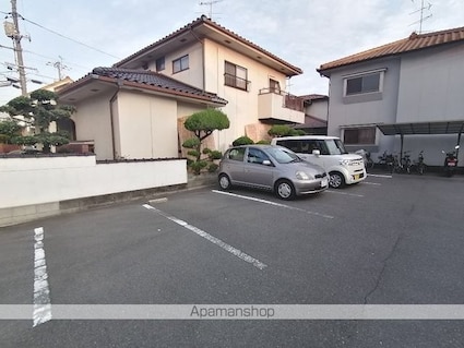 岡山県倉敷市東富井[3K/42.9m2]の駐車場
