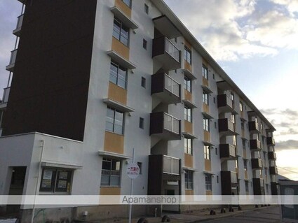 ヴィラナリー瀬戸田１号棟[2DK/38.46m2]のエントランス