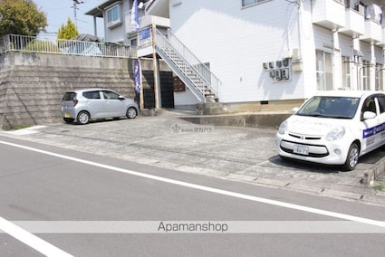 コーポラスＷＲ－１[1K/21.55m2]の駐車場