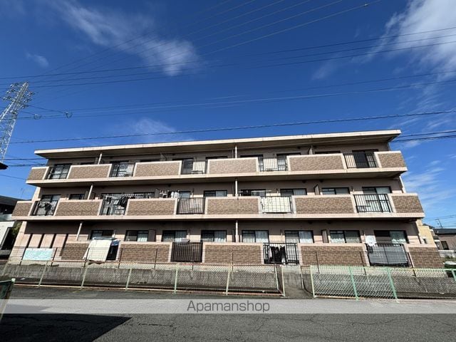 メルベーユ川畔の外観写真