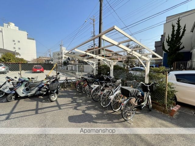 フローラル名東の玄関写真