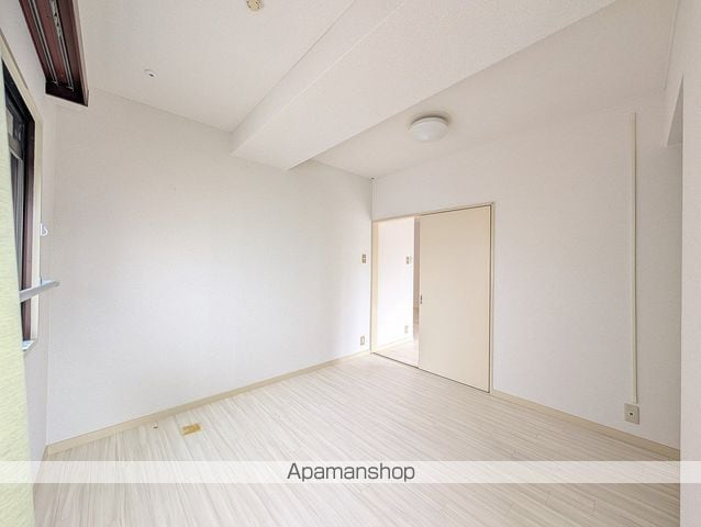 マンションパレロワイヤルの内装写真