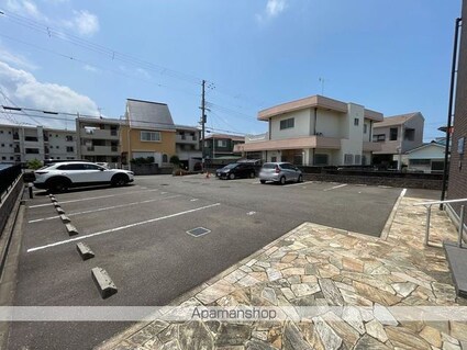 レオネクスト中之島[1K/31.21m2]の駐車場1