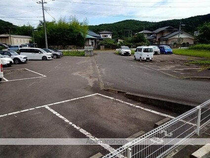 レオパレス宮城郷[1K/23.18m2]の駐車場