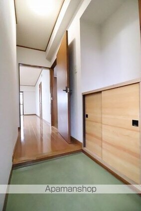 尾崎レジデンス[2LDK/51.97m2]の玄関