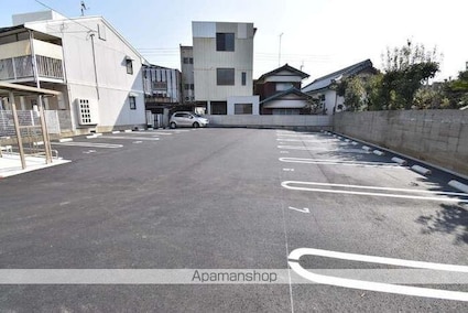プランドール（屋島西町）[2LDK/57m2]の駐車場