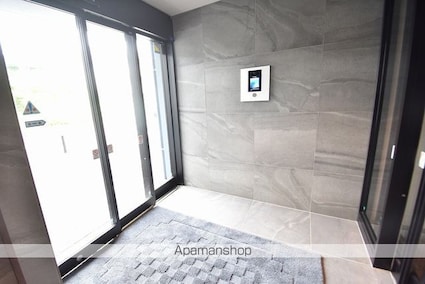 レジーナコート上杉[3LDK/108.23m2]のエントランス1