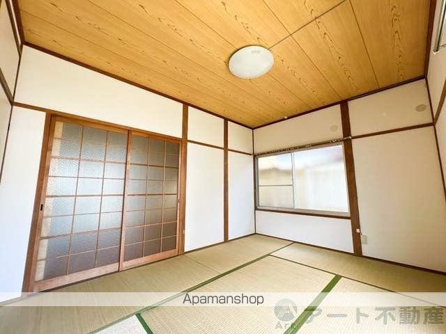 松山市 2階建 築37年の内装写真