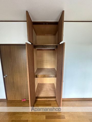 三浦市 2階建 築34年の内装写真