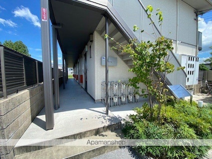 滋賀県長浜市田村町[1R/28.24m2]のエントランス