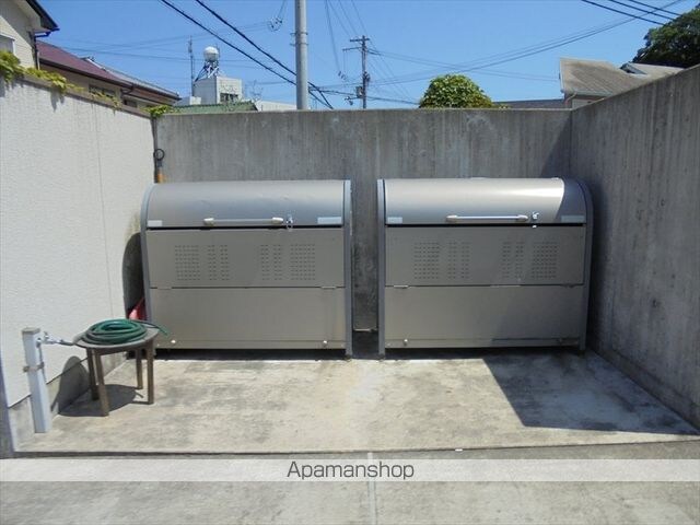 和歌山県和歌山市和歌浦西１丁目[2LDK/58.75m2]の共用部1