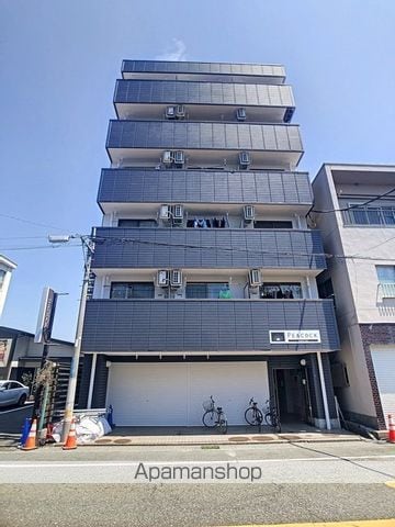 ピーコックマンションの外観写真