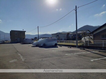 フローリッシュ・ヴィラ[2DK/54.99m2]の駐車場