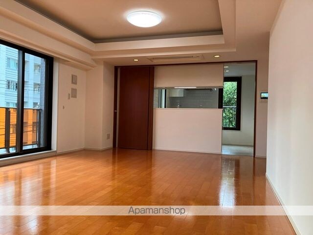 ピアース三宿[2LDK/92.84m2]のリビング・居間