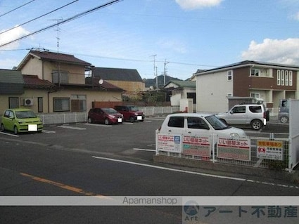 カーサ　プリート[2LDK/57.58m2]の駐車場1