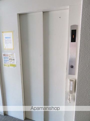 クラウンマンションの外観写真