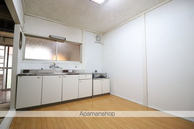万葉線 六渡寺駅 徒歩8分 2階建 築49年の内装写真