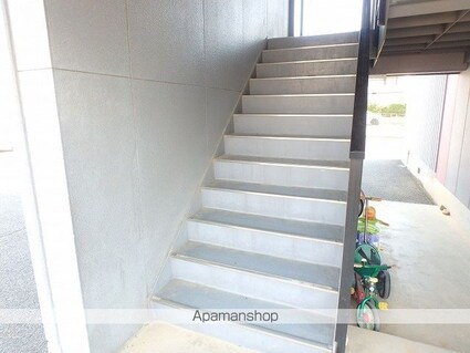 コージコート[2LDK/55.84m2]の共用部2