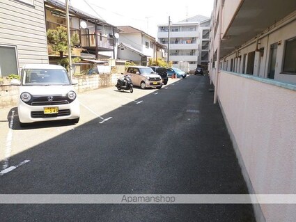 ライブタウン中村[3K/44.55m2]の駐車場
