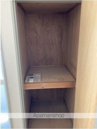 和歌山県和歌山市栄谷[1R/17.01m2]の収納