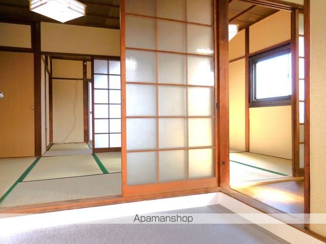 和歌山県和歌山市有本[3K/34.63m2]の玄関