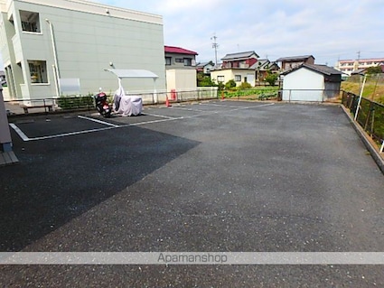 サン　サクラ[1K/24.75m2]の駐車場