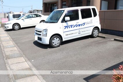 アクロス７１２２[2DK/40.5m2]の駐車場