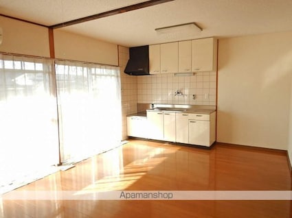 ロイヤルハイツＭＯＲＩ[2LDK/50m2]のリビング・居間