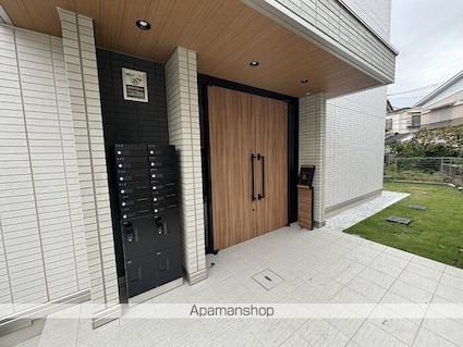 Ｄ’Ｂｌｅｓｓ上大岡[1LDK/45.4m2]のエントランス