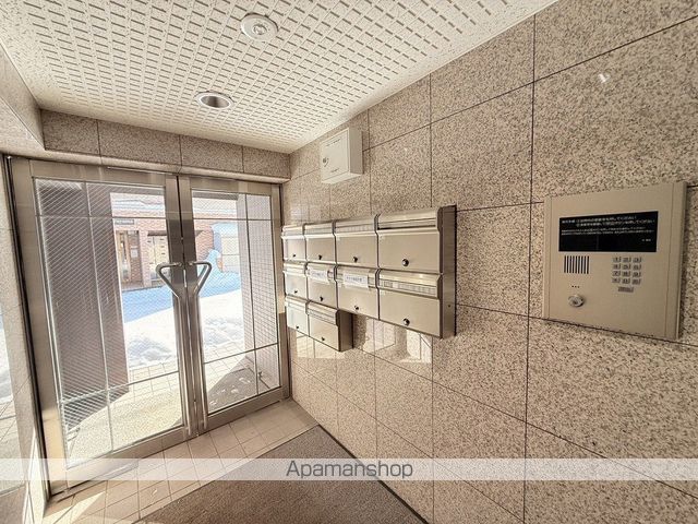 フェニックス円山の玄関写真