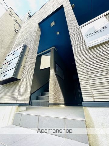 フィノ森小路の玄関写真