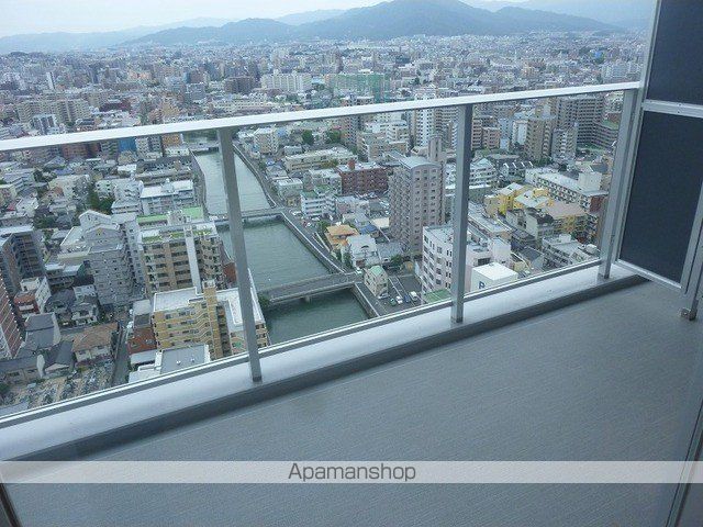 ラクレイス西新レジデンシャルタワーの内装写真