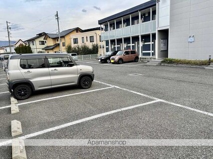 レオネクストＣｒｉｂ塚間[1K/30.84m2]の駐車場2