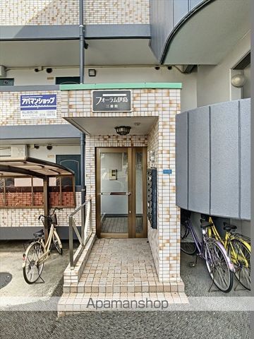フォーラム伊島三番館の玄関写真