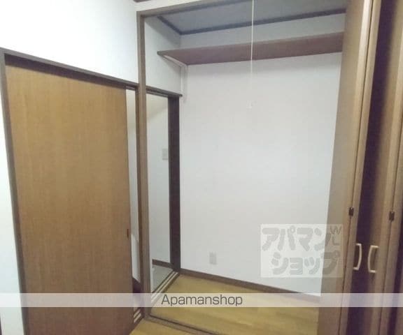 川田御出町貸家の内装写真