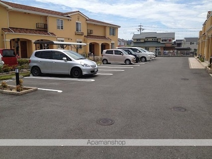 ベル・ラフレシールＢ[2LDK/55.17m2]の駐車場