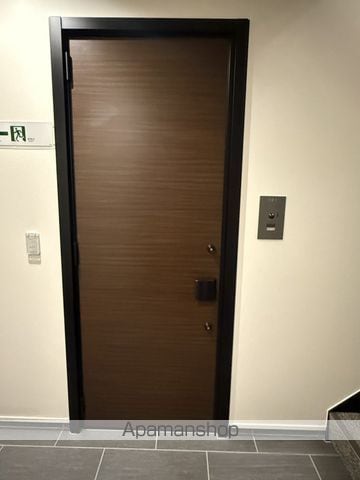 メゾンカルテット桜町の玄関写真
