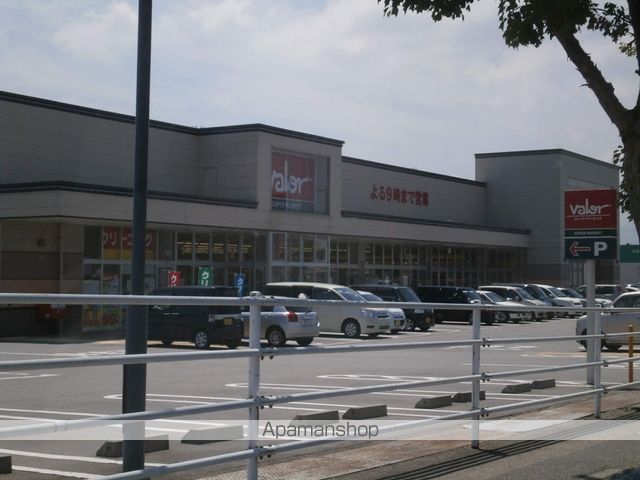 リシェス・オカザキの周辺写真