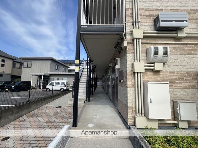 レオパレス南江戸の玄関写真